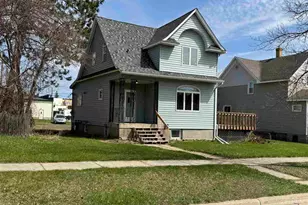 116 SW 2nd St, Chisholm, MN 55719 - Photo 1