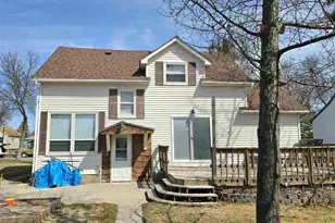 1011 10th St, International Falls, MN 56649 - Photo 5