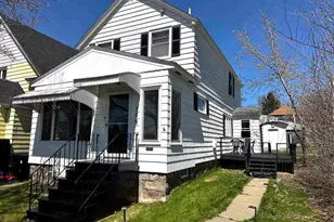 709 Jackson St, Eveleth, MN 55734 - Photo 1