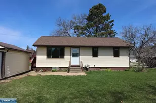 218 Dorchester Dr, Hoyt Lakes, MN 55750 - Photo 3
