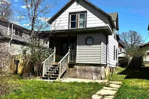 712 Adams Ave, Eveleth, MN 55734 - Photo 1