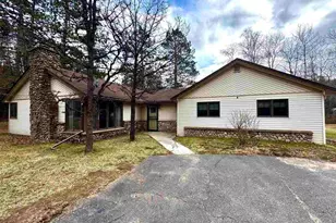 6252 Evergreen Rd, Gilbert, MN 55741 - Photo 1