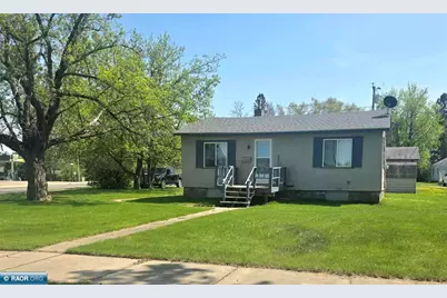 317 11th St NW, Chisholm, MN 55719 - Photo 1