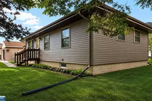 1712 W 2nd St, Eveleth, MN 55734 - Photo 1