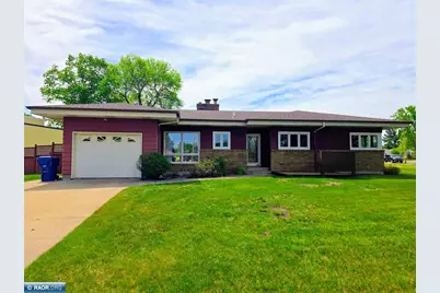 302 N Inner Dr, Hibbing, MN 55746 - Photo 1