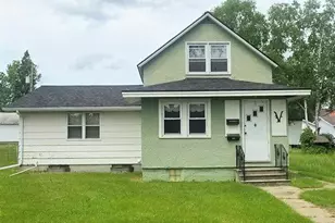 616 2nd St NW, Chisholm, MN 55719 - Photo 1