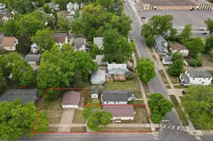 2401 7th Ave E, Hibbing, MN 55746 - Photo 1