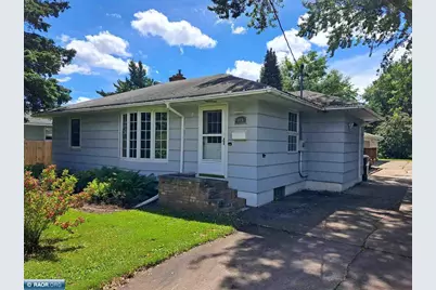 818 E 39th St, Hibbing, MN 55746 - Photo 1