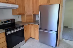 818 E 39th St, Hibbing, MN 55746 - Photo 3