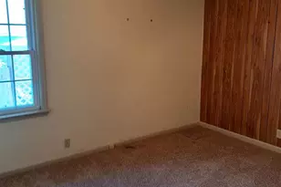 818 E 39th St, Hibbing, MN 55746 - Photo 13