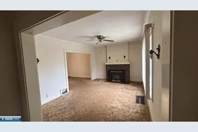 724 Summit, Eveleth, MN 55734 - Photo 5