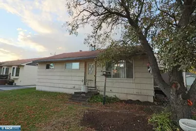 207 Wyandotte Rd, Hoyt Lakes, MN 55750 - Photo 1