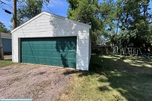 2835 8th Ave E, Hibbing, MN 55746 - Photo 3