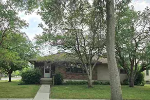 1301 9th St, International Falls, MN 56649 - Photo 3