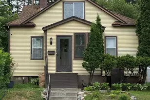 624 Park Ave, Eveleth, MN 55734 - Photo 1