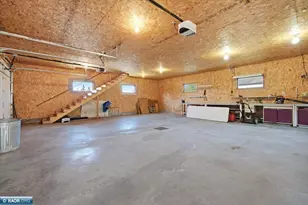 1102 McKinley Ave, Eveleth, MN 55734 - Photo 5
