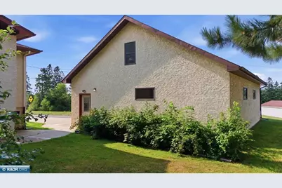 1102 McKinley Ave, Eveleth, MN 55734 - Photo 9
