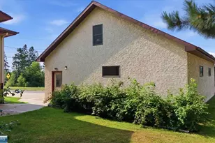 1102 McKinley Ave, Eveleth, MN 55734 - Photo 9
