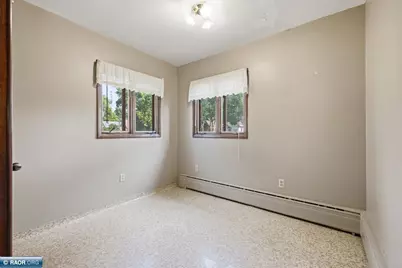 1102 McKinley Ave, Eveleth, MN 55734 - Photo 21