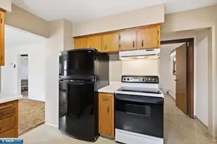 1102 McKinley Ave, Eveleth, MN 55734 - Photo 17
