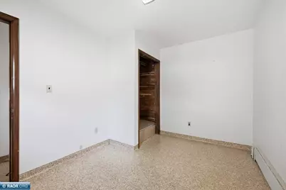 1102 McKinley Ave, Eveleth, MN 55734 - Photo 29