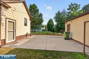 1905 E 8th Ave, Hibbing, MN 55746 - Photo 7