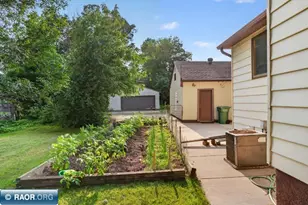 1905 E 8th Ave, Hibbing, MN 55746 - Photo 5