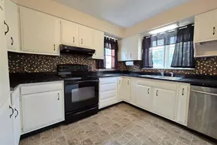 702 NW 6th St, Chisholm, MN 55746 - Photo 7