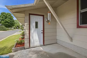 520 W Michigan Ave, Gilbert, MN 55741 - Photo 3