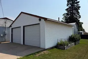 511 W Indiana Ave, Gilbert, MN 55741 - Photo 5