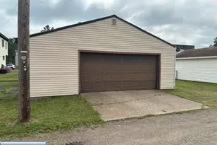 1317 E 13th Ave, Hibbing, MN 55746 - Photo 21