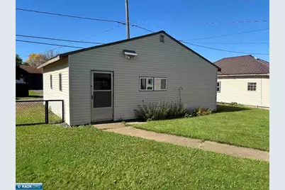 1317 E 13th Ave, Hibbing, MN 55746 - Photo 33