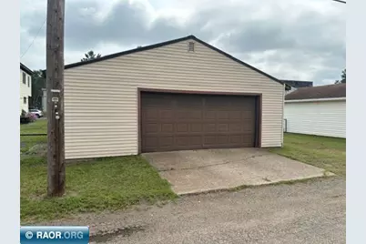 1317 E 13th Ave, Hibbing, MN 55746 - Photo 29