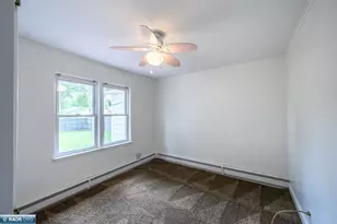 2434 E 9th Ave, Hibbing, MN 55746 - Photo 9