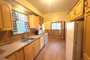 722 Summit St, Eveleth, MN 55734 - Photo 5