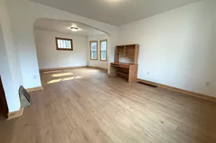 722 Summit St, Eveleth, MN 55734 - Photo 3