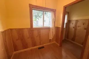 722 Summit St, Eveleth, MN 55734 - Photo 7
