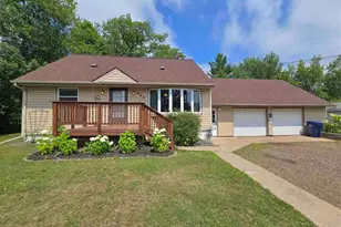 425 E 43rd St, Hibbing, MN 55746 - Photo 1