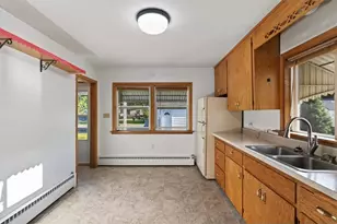 719 NW 2nd Ave, Chisholm, MN 55719 - Photo 11