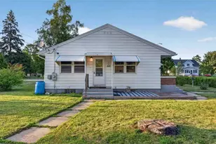 719 NW 2nd Ave, Chisholm, MN 55719 - Photo 3