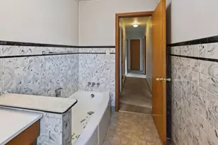 719 NW 2nd Ave, Chisholm, MN 55719 - Photo 23