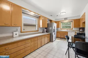 107 S Elba Ave, Eveleth, MN 55734 - Photo 9