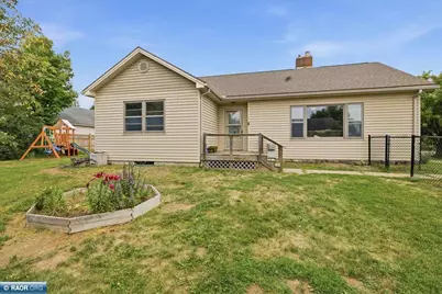 107 S Elba Ave, Eveleth, MN 55734 - Photo 1