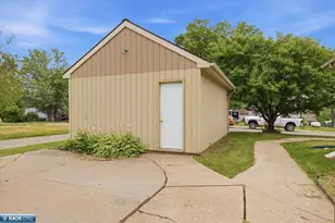 107 S Elba Ave, Eveleth, MN 55734 - Photo 37