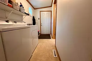 201 Deerwood Dr, Gilbert, MN 55741 - Photo 5