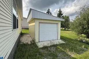 106 Deerwood Dr, Gilbert, MN 55741 - Photo 3