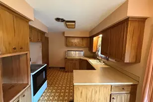 717 Maple Dr, Aurora, MN 55705 - Photo 5