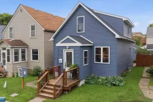 810 N 11th St, Virginia, MN 55792 - Photo 1
