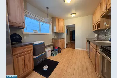 1606 E 3rd Ave E, Hibbing, MN 55746 - Photo 5