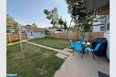 219 8th St SW, Chisholm, MN 55719 - Photo 5
